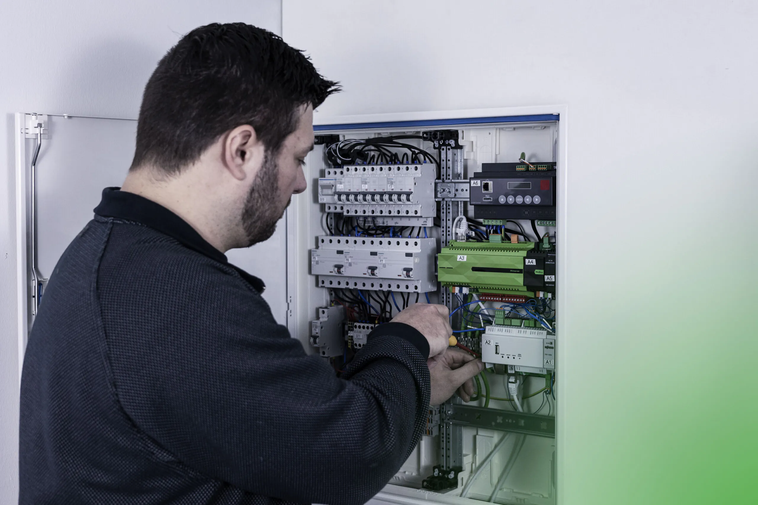 HEIDELBERG COMBOX LITE & HEIDELBERG COMBOX COMPLETE INTELIGENTNY KOKPIT DO STEROWANIA ENERGIĄ STACJI ŁADOWANIA WALLBOX